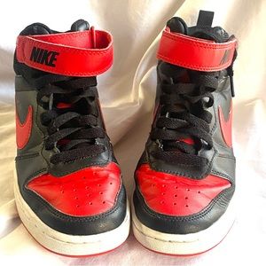 Boys Nike size 4 court borough shoes red n black